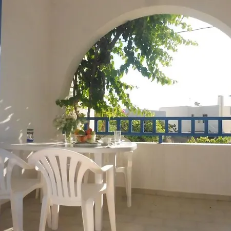 Apartament 3 Min From The Beach-white&blue House In