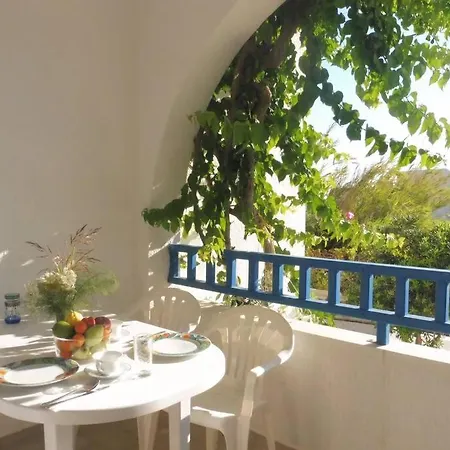 3 Min From The Beach-white&blue House In Apartament *