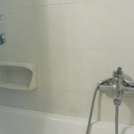 Apartament 3 Min From The Beach-white&blue House In *