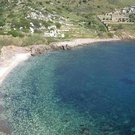 3 Min From The Beach-white&blue House In Apartament