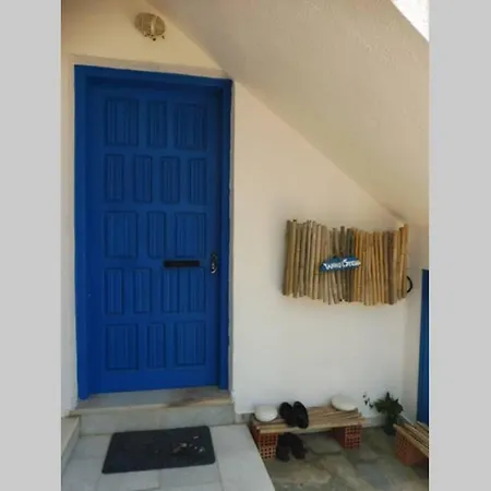 3 Min From The Beach-white&blue House In *