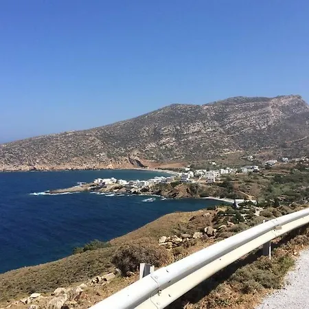 Apartmán 3 Min From The Beach-white&blue House In