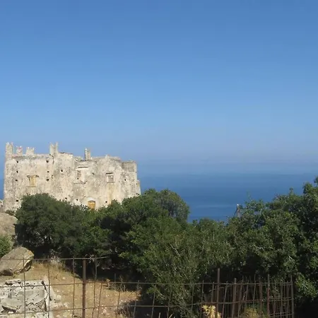 Apartmán 3 Min From The Beach-white&blue House In