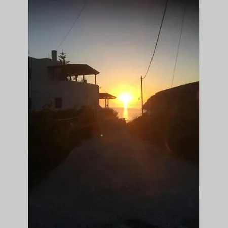 Apartmán 3 Min From The Beach-white&blue House In